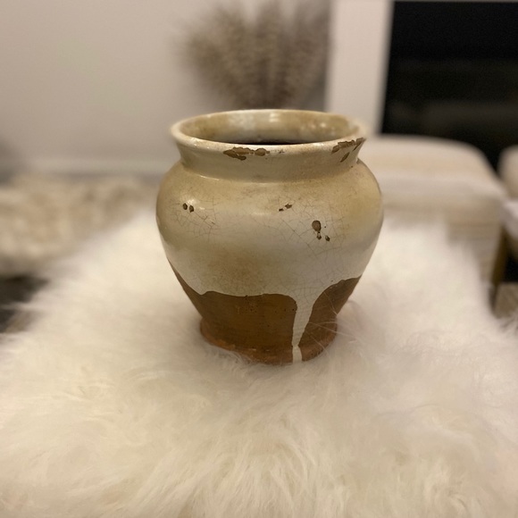 Pottery barn vase